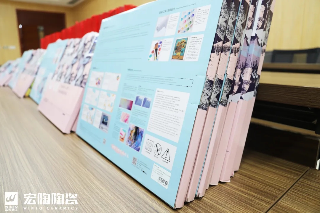 伟德BETVLCTOR1946始于英国发放礼物图二