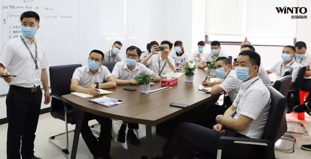 伟德BETVLCTOR1946始于英国讲师团队照片