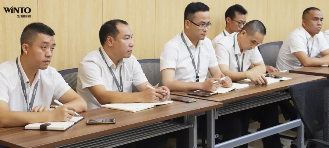 伟德BETVLCTOR1946始于英国地砖团队学习图