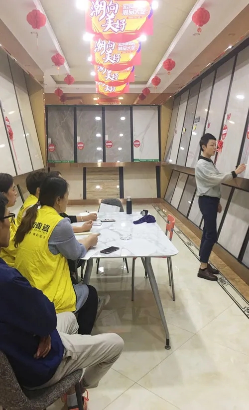 伟德BETVLCTOR1946始于英国地砖总部导师进店指导二